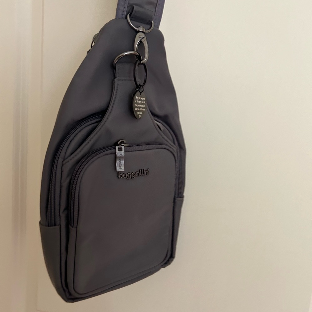 Baggalini bag